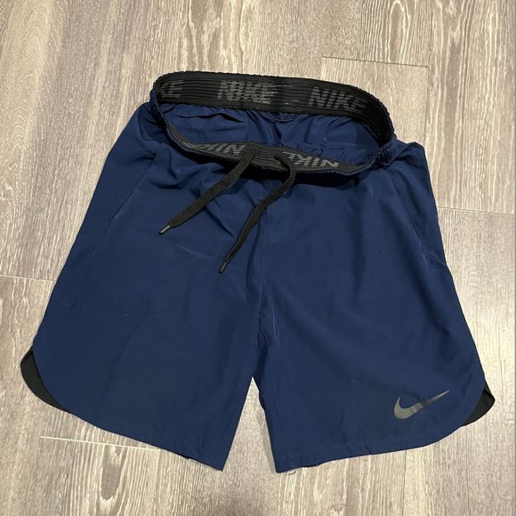 Mens Nike Dri-Fit Training shorts - Picture 2 of 3